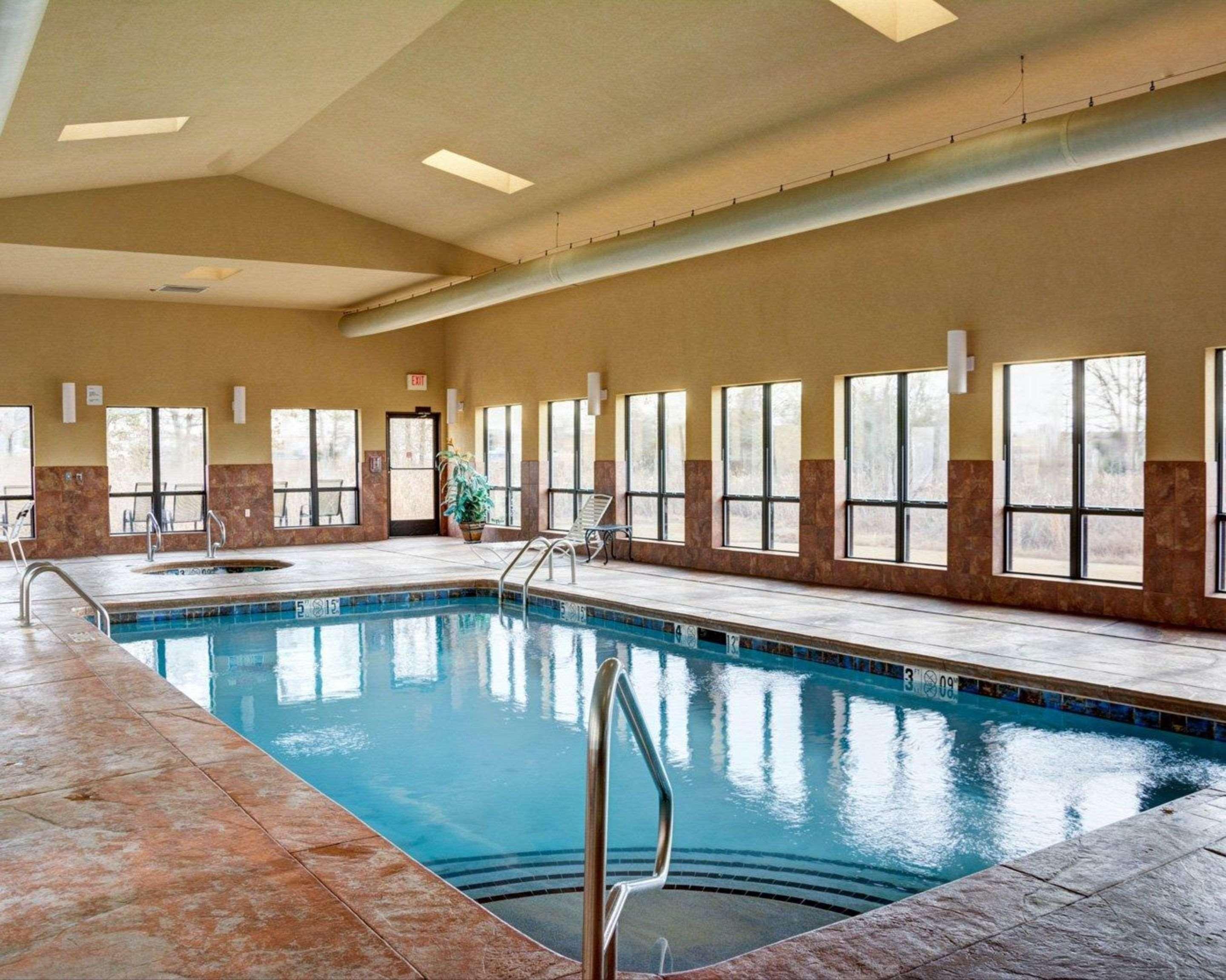 Comfort Inn & Suites Russellville I-40 Zewnętrze zdjęcie